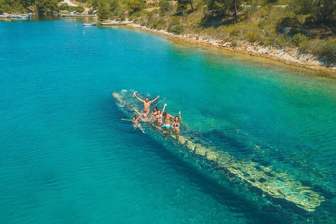 Adriatica Tour ( Blue Lagoon and Solta) from Trogir - Stomorska on Šolta: lunch at traditional restaurants