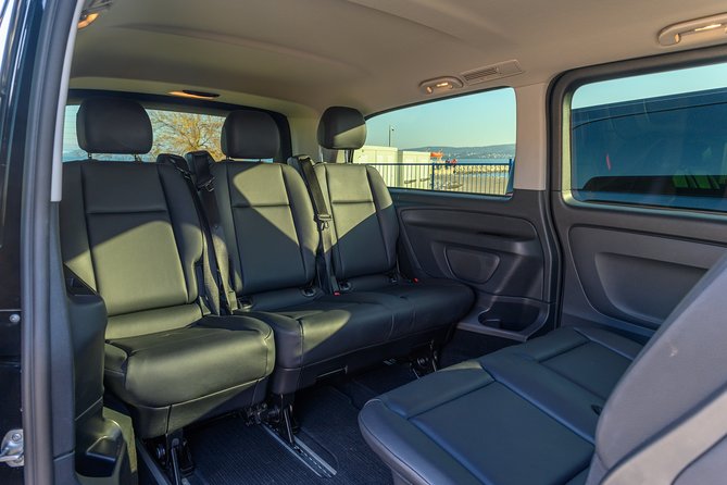 Airport shuttle - How the private shuttle works in Split: pickup to your exact drop-off