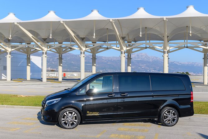 Airport shuttle - Vehicles and comfort: air-conditioning, WiFi, and small-group size
