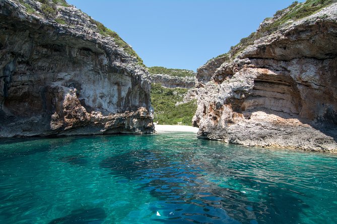 Blue Cave and Hvar 5 Islands speedboat tour | from Split&Trogir - Hvar town: 2 hours in the harbor zone