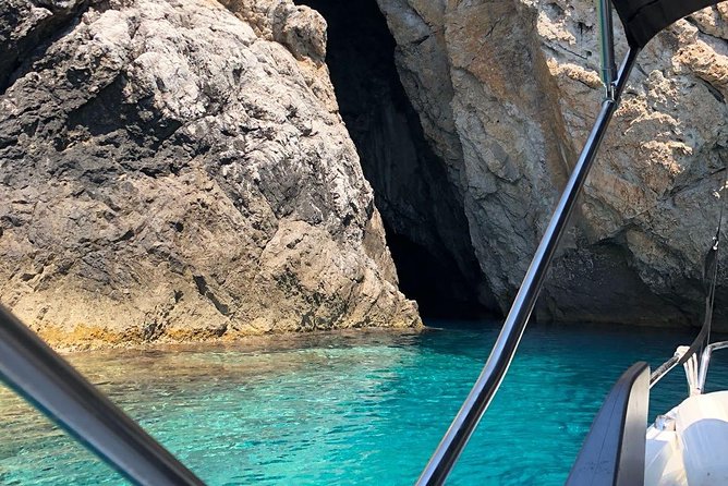 Blue cave & Hvar (5 Islands) private tour from Split or Trogir - Pakleni Islands: lunch break and postcard beaches