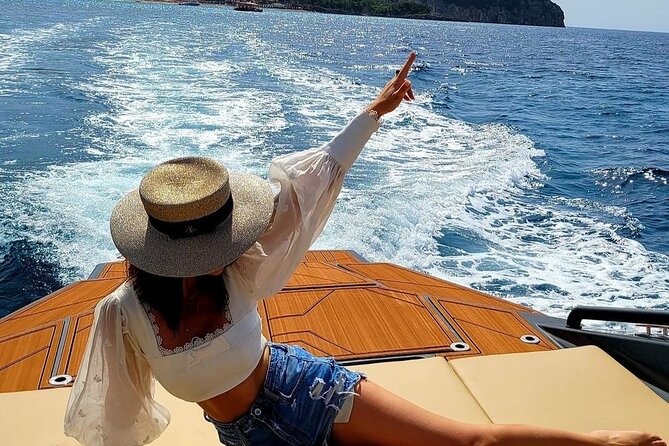 Blue cave & Hvar, 5 islands speed boat tour with unique boats from Split - Stiniva Cove: short stop, big views
