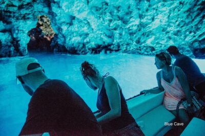 Blue cave, Mamma Mia and Hvar, 5 islands speedboat tour - Entering the Blue Cave with less queue stress (and the ticket fee math)