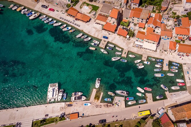 Blue Lagoon and Šolta Island Private Speedboat Tour - Boat comfort and what to expect on deck