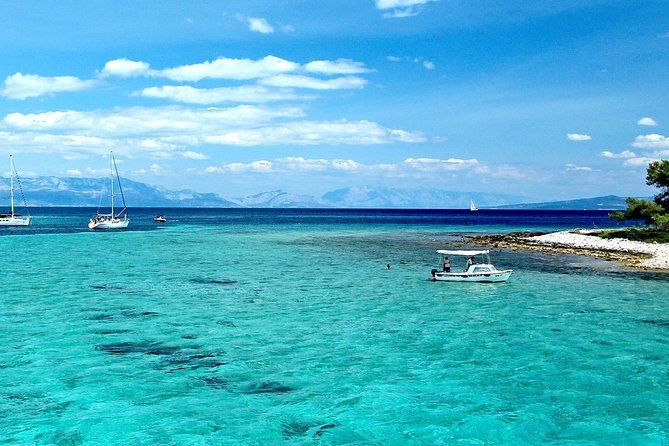 "Blue Lagoon" Half day Chill out tour from Split - Split to Trogir: the warm-up walk before Blue Lagoon