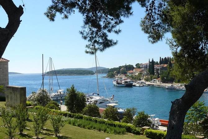 Blue Lagoon Private Tour from Trogir - LUNCH IN THE RESTAURANT INCLUDED - Šolta and Maslinica Bay: the slower side of the islands