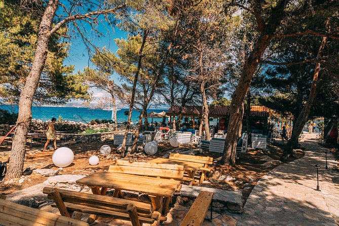Blue Lagoon Private Tour from Trogir - LUNCH IN THE RESTAURANT INCLUDED - The return cruise: Čiovo views plus Kraljevac and Santa Fumia