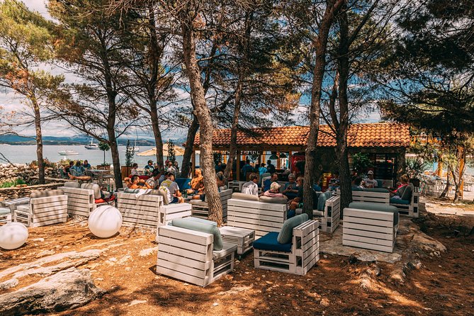 Blue Lagoon Private Tour from Trogir - LUNCH IN THE RESTAURANT INCLUDED - Crew, explanations, and the small comforts that matter