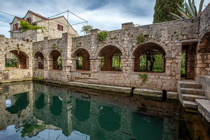 Brac, Hvar, & Solta Day Trip: Snorkeling, Wine & Lunch from Split - Hvar’s Stari Grad: Walk the Old Streets and Get Lunch in a Fisherman-Style Setting