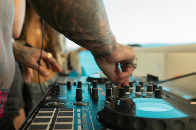 Captain’s Boat Party Split–Blue Lagoon Swim Stop + Free Shots &DJ - Sailing toward Blue Lagoon with DJ music and onboard WiFi