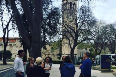 Dark tour of Split - Meeting at 4 Coffee and Getting Oriented by the Palace Edge