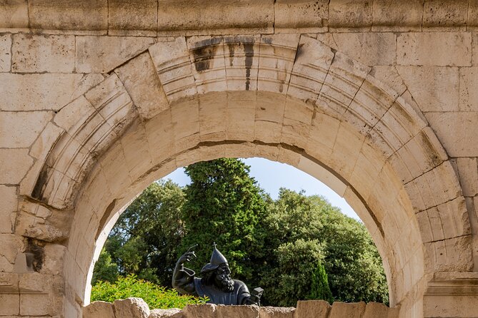 Diocletian's Palace Small Group Tour in Split - Peristyle square: where Roman acoustics turned into a stage