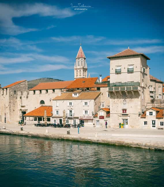 Discover Trogir: Guided Walking Tour of a Medieval Gem - The Old Town streets: how a medieval layout becomes an easy story