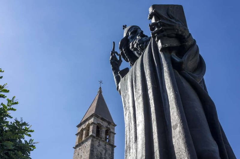 Essential Diocletian's Palace Tour for First-Time Visitors - Meet at Gregory of Nin and step into the palace via the Golden Gate
