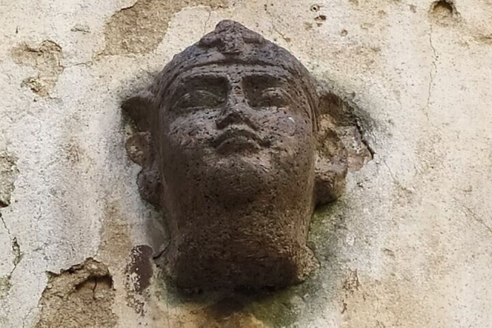 Experience Split History Walking Tour With Local Historian - The Golden Gate: where Rome starts telling its story