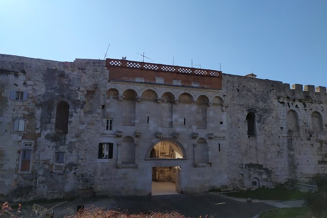 Experience Split With Local Professional Historian - Private - Key highlights you should know