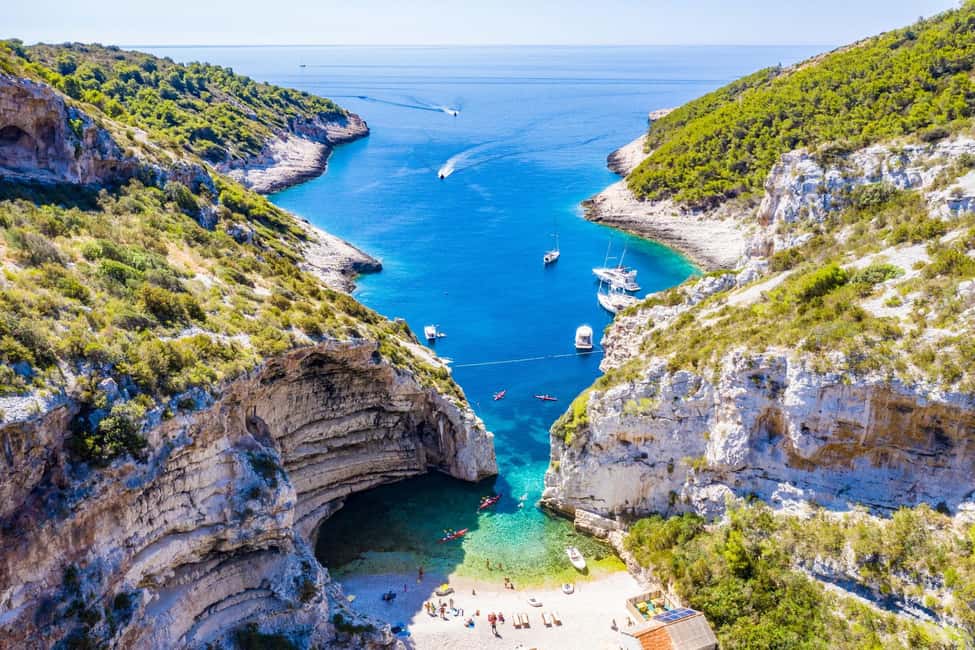 From Hvar: Blue Cave, Green Cave & 5 Islands Speedboat Tour - Cruising past the Blue and Green Caves: the visual payoff