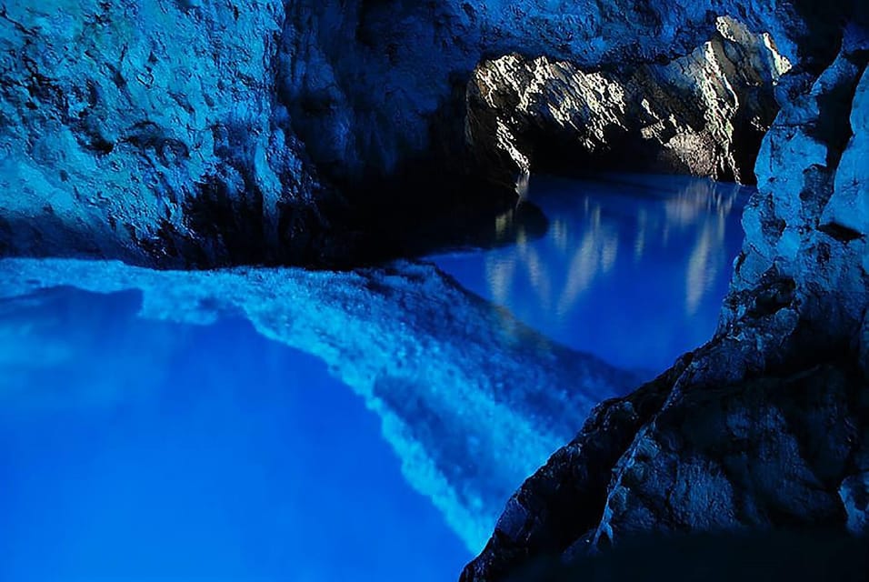 From Hvar: Blue cave group speedboat tour full day - Green Cave and the fee question: how your skipper handles group preferences
