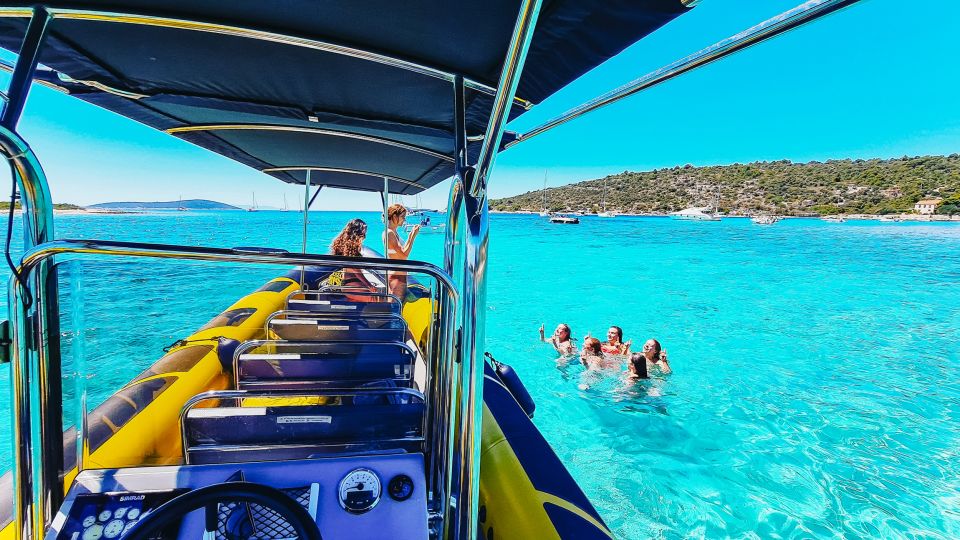 From Split: Blue Cave & 5 Islands with Vis & Hvar Boat Tour - Komiža on Vis: Quick Coffee, Fishing-Village Charm, and Mamma Mia 2