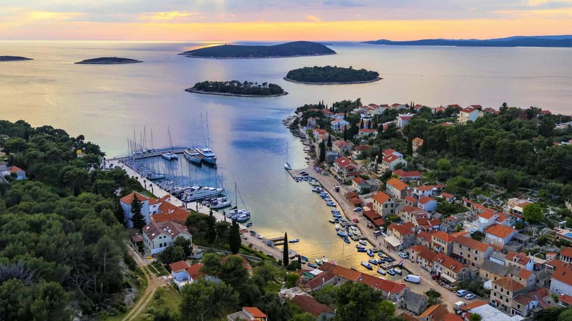 From Split: Blue Lagoon and 3 Island Boat Tour - Trogir’s UNESCO old town: 4,000 years in a walkable hour