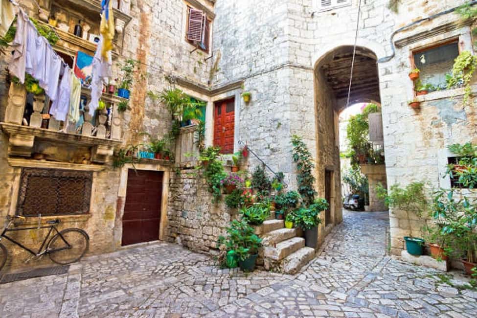From Split: Blue Lagoon, Šolta, and Trogir Speedboat Tour - Trogir’s UNESCO old town in one focused hour