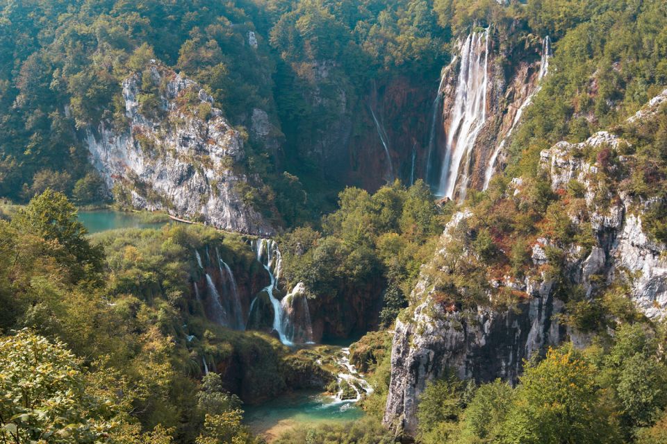 From Split or Trogir: Plitvice Lakes Guided Full-Day Tour - Prošćansko Lake and the electric train: leaving without backtracking