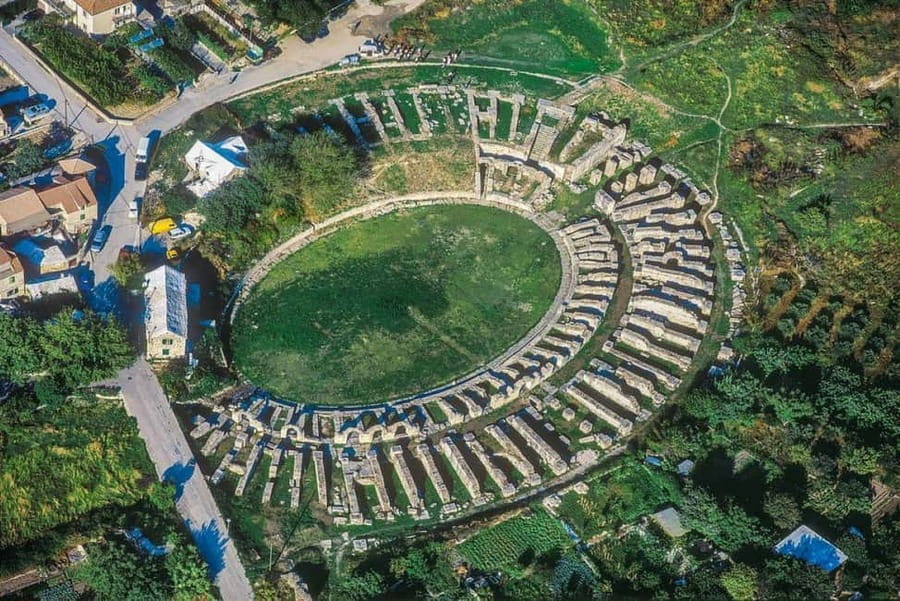 Game of Thrones Klis Fortress + Ethno Village in 8 languages - Open-Top Logistics, Wi‑Fi, and the 8-Language Audio Setup