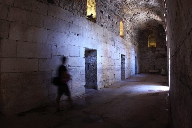 Game Of Thrones Tour Split - small group - Language options: English and German for better comprehension