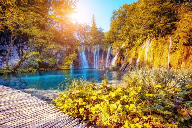 Guided transfer from Split to Zagreb with Plitvice Lakes stop - Turning a Split-to-Zagreb Transfer into UNESCO Time at Plitvice