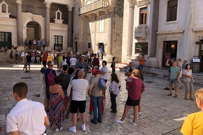 History Split Walking Tour in French -Small group - The Golden Gate and Gregory of Nin’s Role in Language