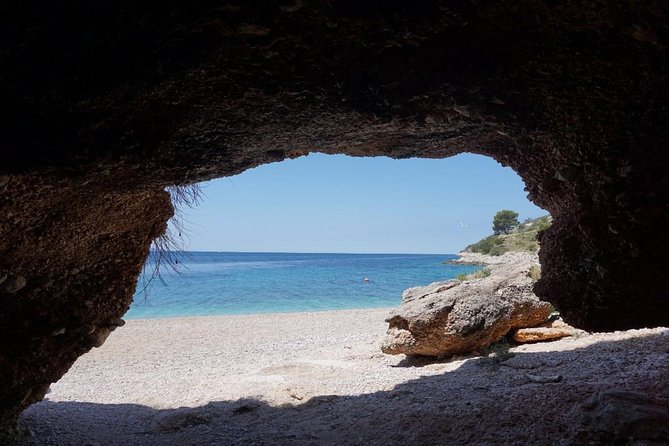 Hvar Pakleni islands and Secrets of Brac and Solta private tour - Lunch time in Stomorska (Restoran Turanj): plan your meal