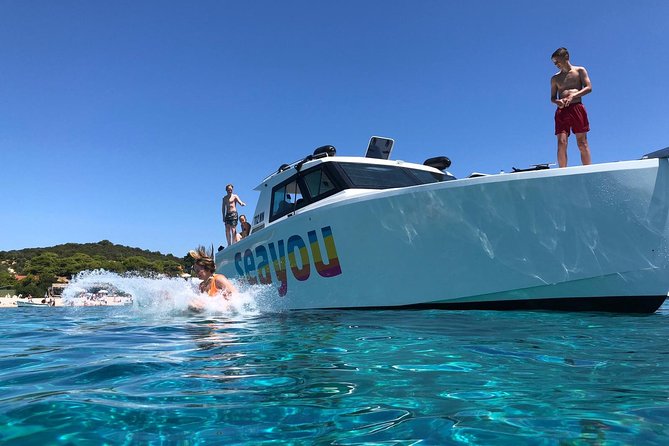 Luxury Blue Cave, Hvar and Vis Boat Tour from Split and Brac - Boat comfort, Wi‑Fi, and the small-group advantage (up to 14)