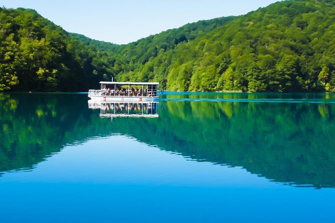 Plitvice Lakes Economy Group Tour from Split or Trogir - Arrival at Plitvice: how the escort helps you buy tickets and plan your 4 hours