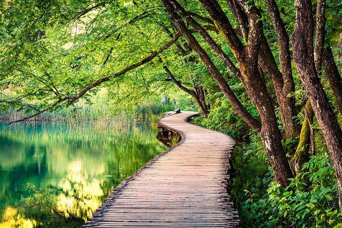 Plitvice Lakes National Park Day Trip from Omiš - Boat cruise and upper lakes hike: the heart of the day