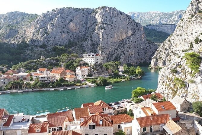 Private Arrival Transfer: Split Airport to Split, Trogir, Makarska,Tucepi and Baska Voda Hotels - What You Give During Booking (So the Ride Goes Smooth)