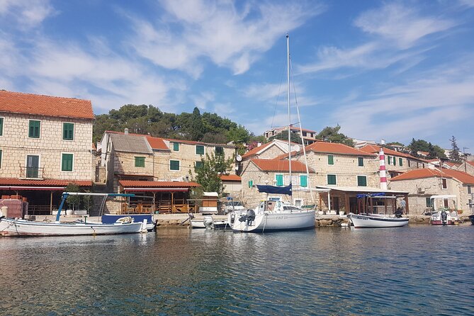 Private Blue Lagoon and Hidden Bays tour from Split & Brac for 12 - Trogir UNESCO in one hour: narrow streets and an easy stroll