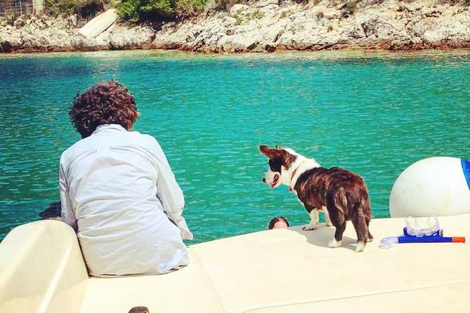 Private boat transfer Split - Bol - Crew Vibe: Fast, Friendly, and Calm When the Sea Turns