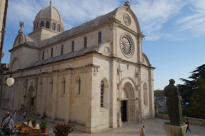 Private day tour to Krka Waterfalls, Primosten & Trogir - Primosten: seaside breaks, lunch choices, and optional sea time