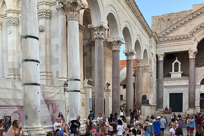 Private History Split Walking Tour in Italian - Small group - Golden Gate and Gregory of Nin: Where the Palace Meets Identity