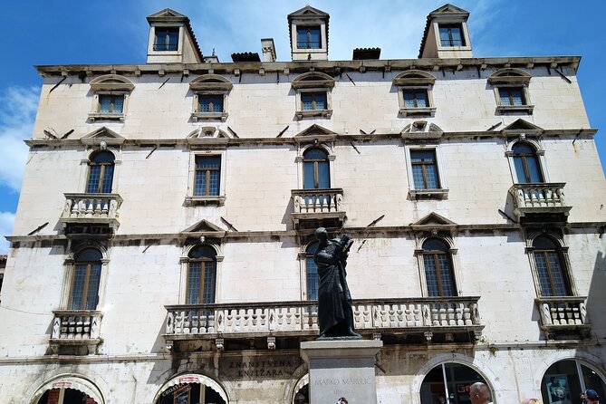 Private History tour - small group - Riva Harbor: the promenade that still runs the city
