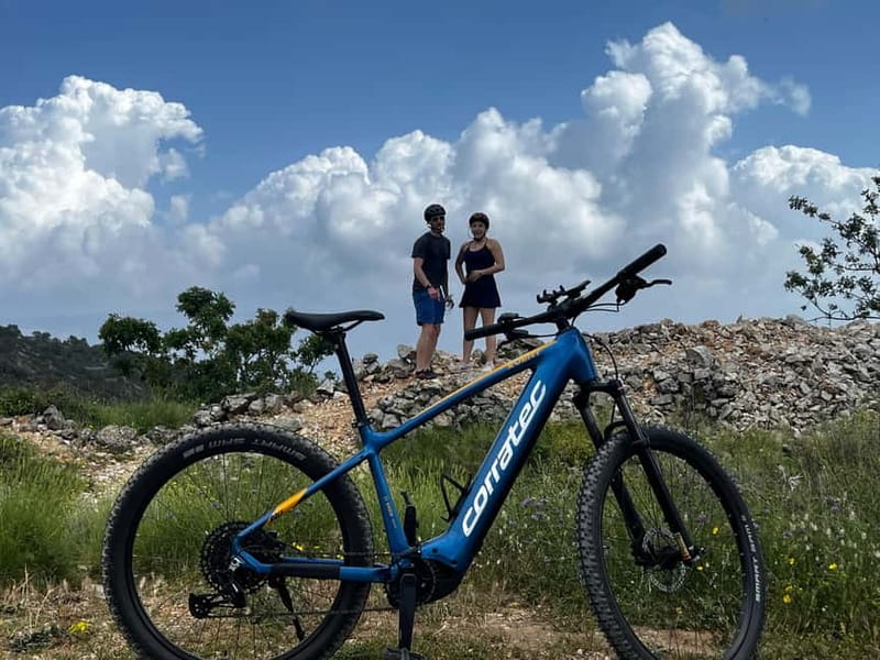 Private Hvar Island E-Bike Tour - Malo Grablje and Velo Grablje: charming villages at an easy pace
