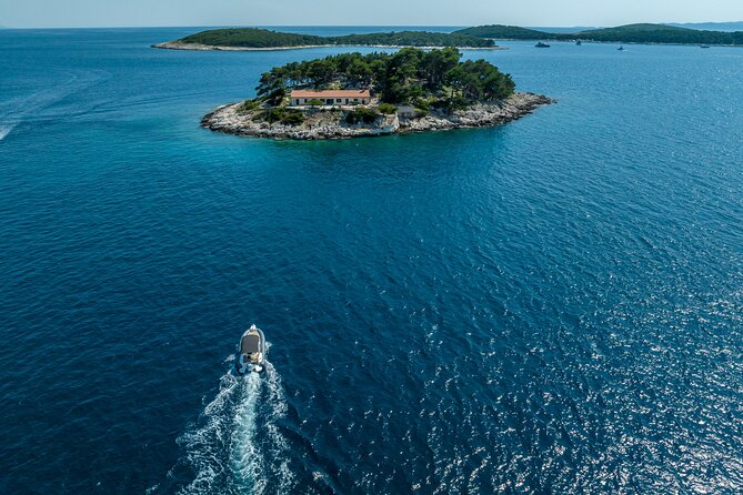 Private speedboat custome-made tour / from Trogir and Split - Skipper Power: Peter, Bruno, and Why the Right Captain Matters