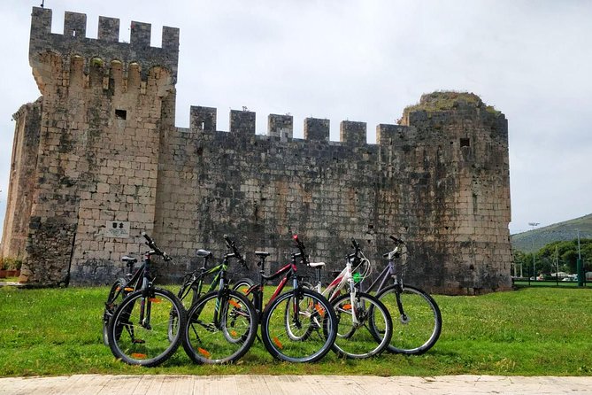 Rent a bike in Trogir - Swimming in the crystal sea: how to plan for the stop