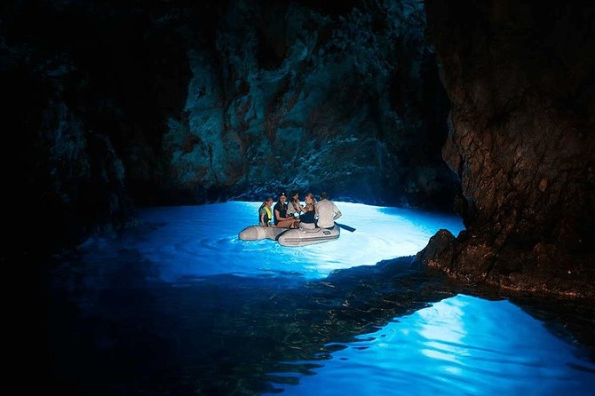 Rent a Speed Boat from Split – Discover Hidden Beaches & Islands - Pakleni Islands: using viewpoints and bays for maximum scenery