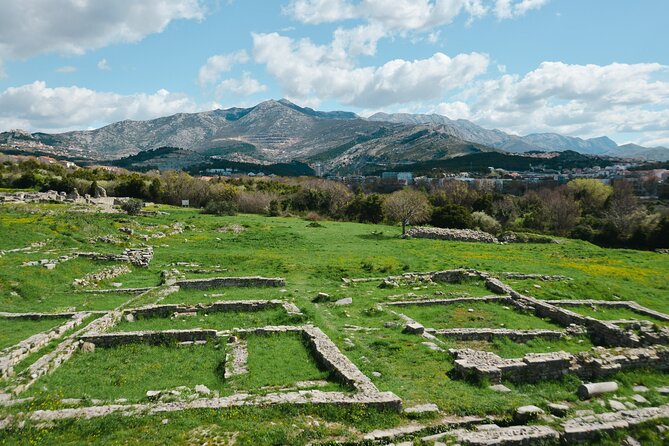 Salona & Amphitheater - Private guided tour - Admission incl. - Manastirine: Roman necropolis turned Christian cemetery