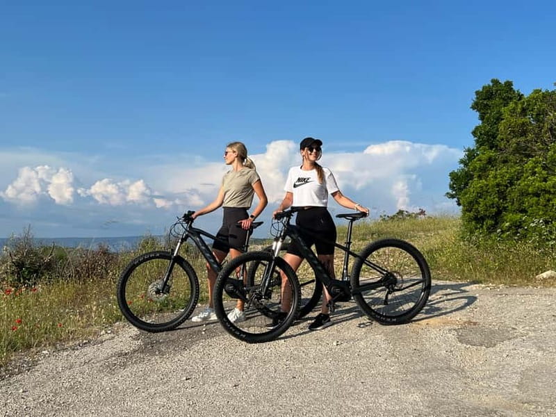 Self-guided mountain bike tour (non-electric) - The route payoff: Vidikovac plus old villages