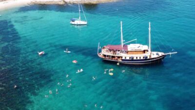 Split: All inclusive Brač & Šolta Island Swimming Cruise - The 9:30 to 4:30 flow: how the day stays relaxed