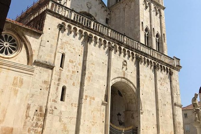 Split and Trogir private tour <em>ideal for cruise ship guests</em> – Key Highlights You’ll Feel Right Away’ /></p>
<ul>
<li><strong>Hotel pickup/drop-off</strong> keeps your time on the clock (not spent searching).</li>
<li><strong>Air-conditioned vehicle</strong> makes the Roman-and-stone walking days more manageable.</li>
<li><strong>Peristyle admission included</strong> saves you a ticket step at the start.</li>
<li><strong>Trogir is UNESCO-listed and admission is free</strong> for your visit block.</li>
<li><strong>Panoramic drive stops</strong> add context beyond the two old towns.</li>
<li><strong>Guides with personality</strong> often include flexible timing and thoughtful pacing.</li>
</ul>
<h2 id="why-this-split-and-trogir-day-feels-private-on-a-cruise-schedule">Why This Split and Trogir Day Feels Private on a Cruise Schedule</h2>
<p><img width="1185" height="616" decoding="async" src=