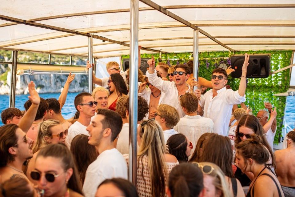 Split: Captain’s Boat Party – Blue Lagoon, DJ & Free Shots - Afterparty Club Entry: What You Get Beyond the Boat