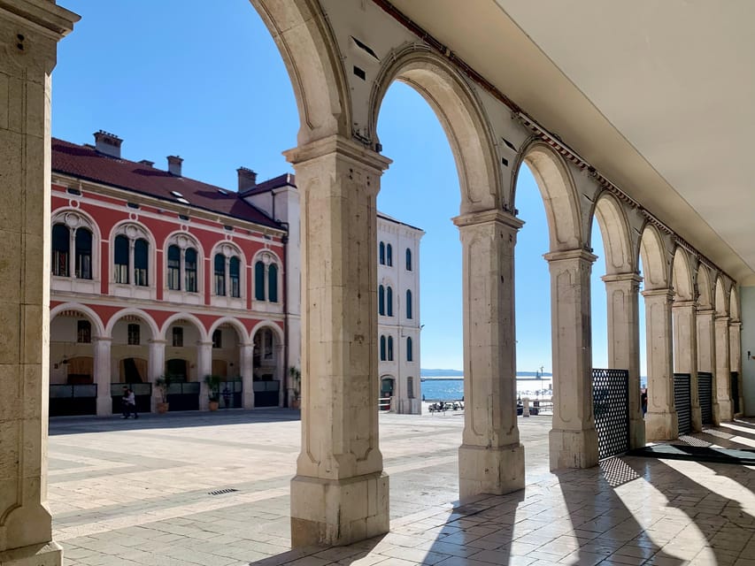 Split: Group or Private Walking Tour with Art Historian - Peristyle and Jupiter’s Temple: learning to read the palace from inside your head